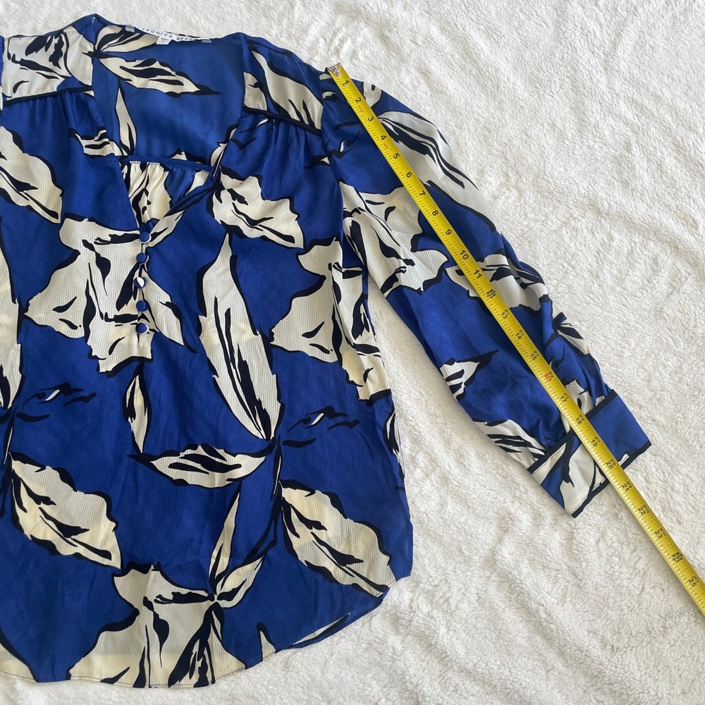 Veronica Beard Blue and Cream Floral Print Blouse - Picture 9 of 13